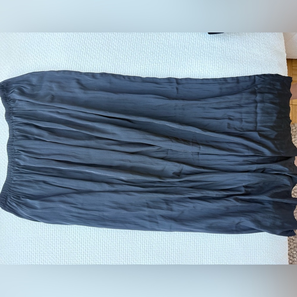 Aritzia Babaton Black Soft Pleated Midi Skirt